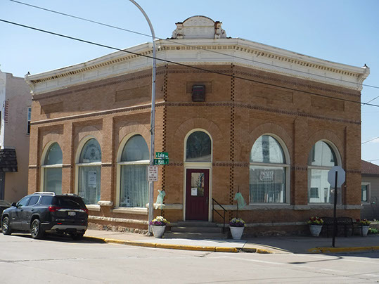 Gillett Dental Care office building in downtown Gillett Wisconsin